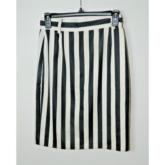 Mondi Dresses & Skirts - Mondi Skirt Size‎ 36 Black White Stripped Wool Blend Vintage Slit Back Mini